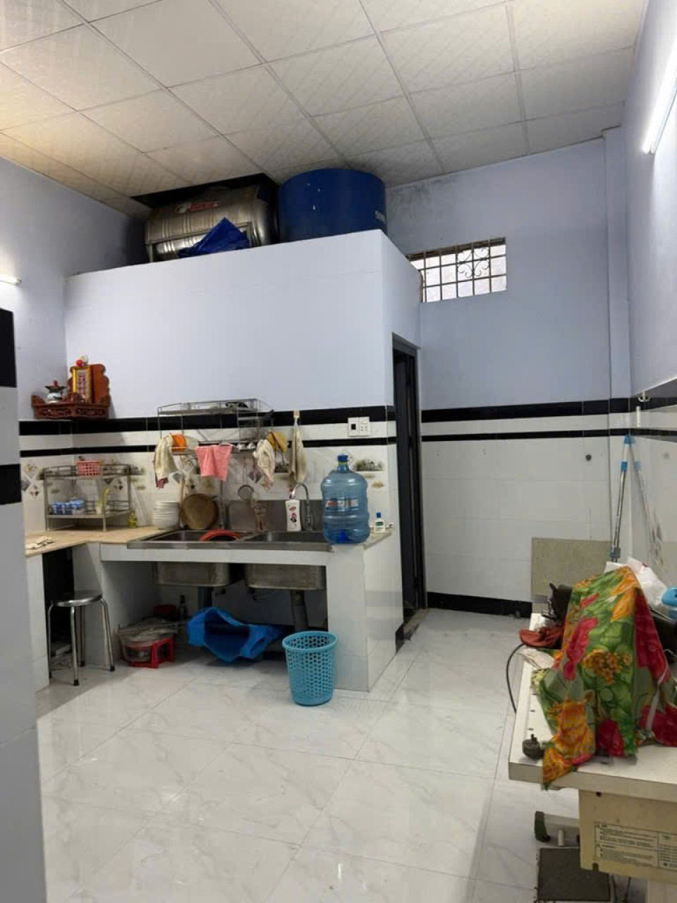 Nhà vuông đẹp Sân rộng 102m2 – Đặng Thúc Vịnh HM - Ảnh 3